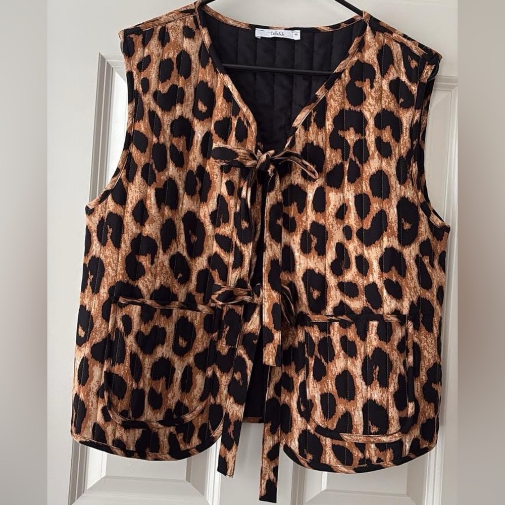NWT Shop Talulah Tie-Front Leopard Quilted Vest - Picture 3 of 6